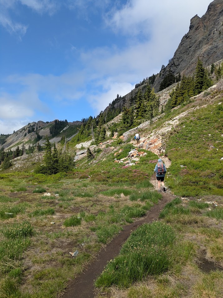 pct hike out of park lakes basin